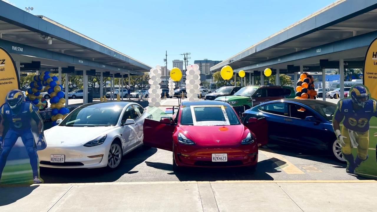 hertz rental car near lax