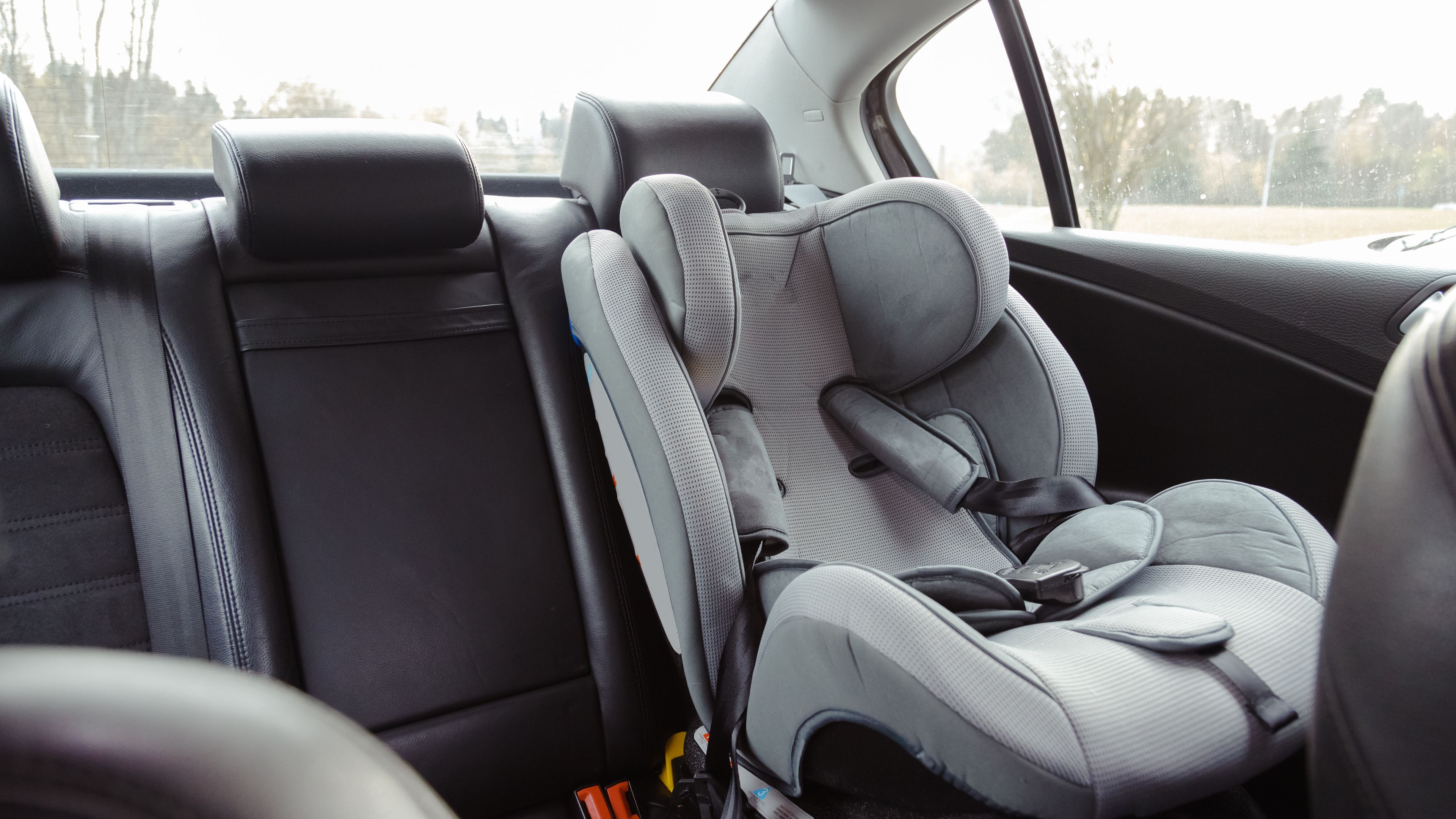 How to get stains out of car seats in 8 steps