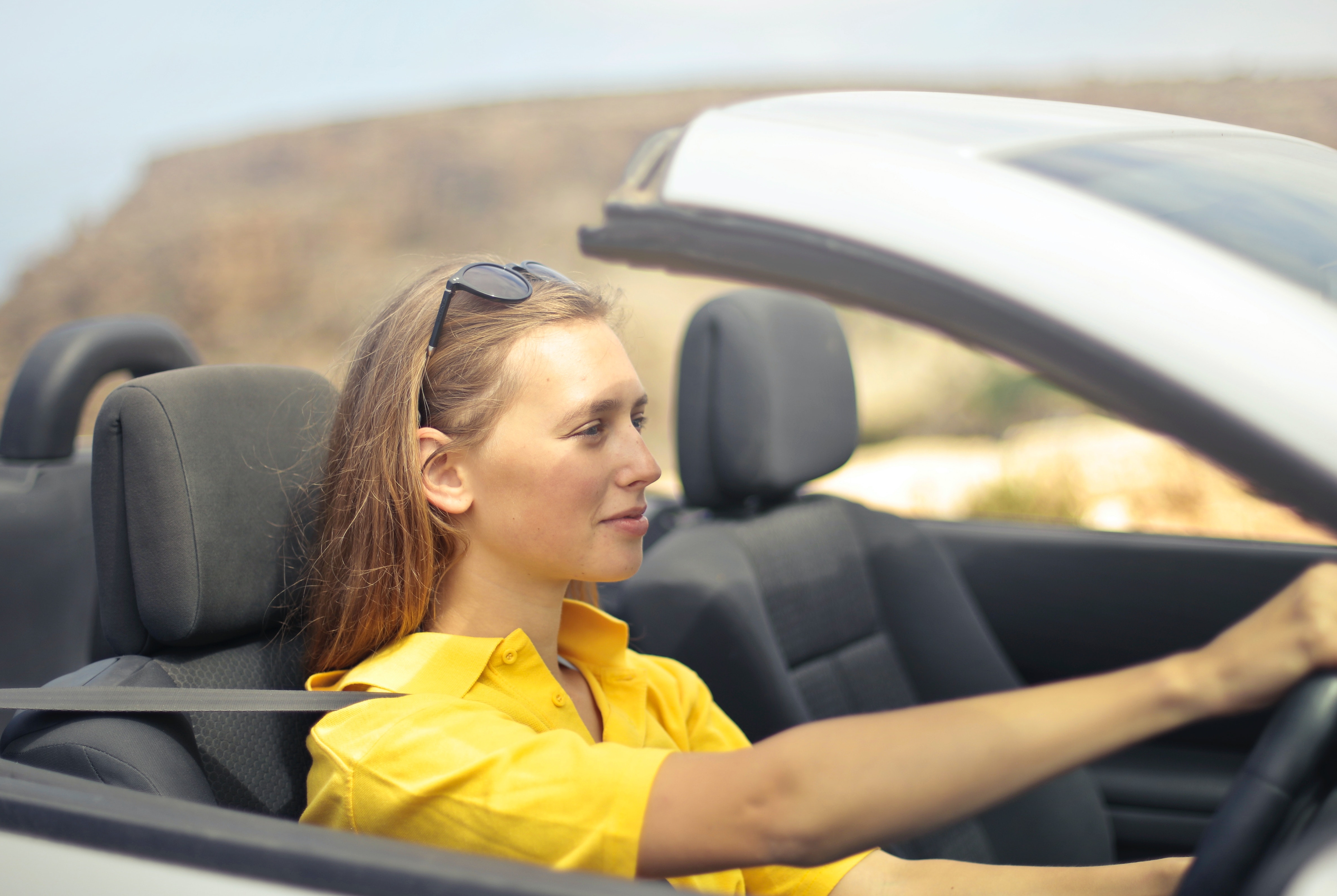 can a seventeen year old drive a rental car