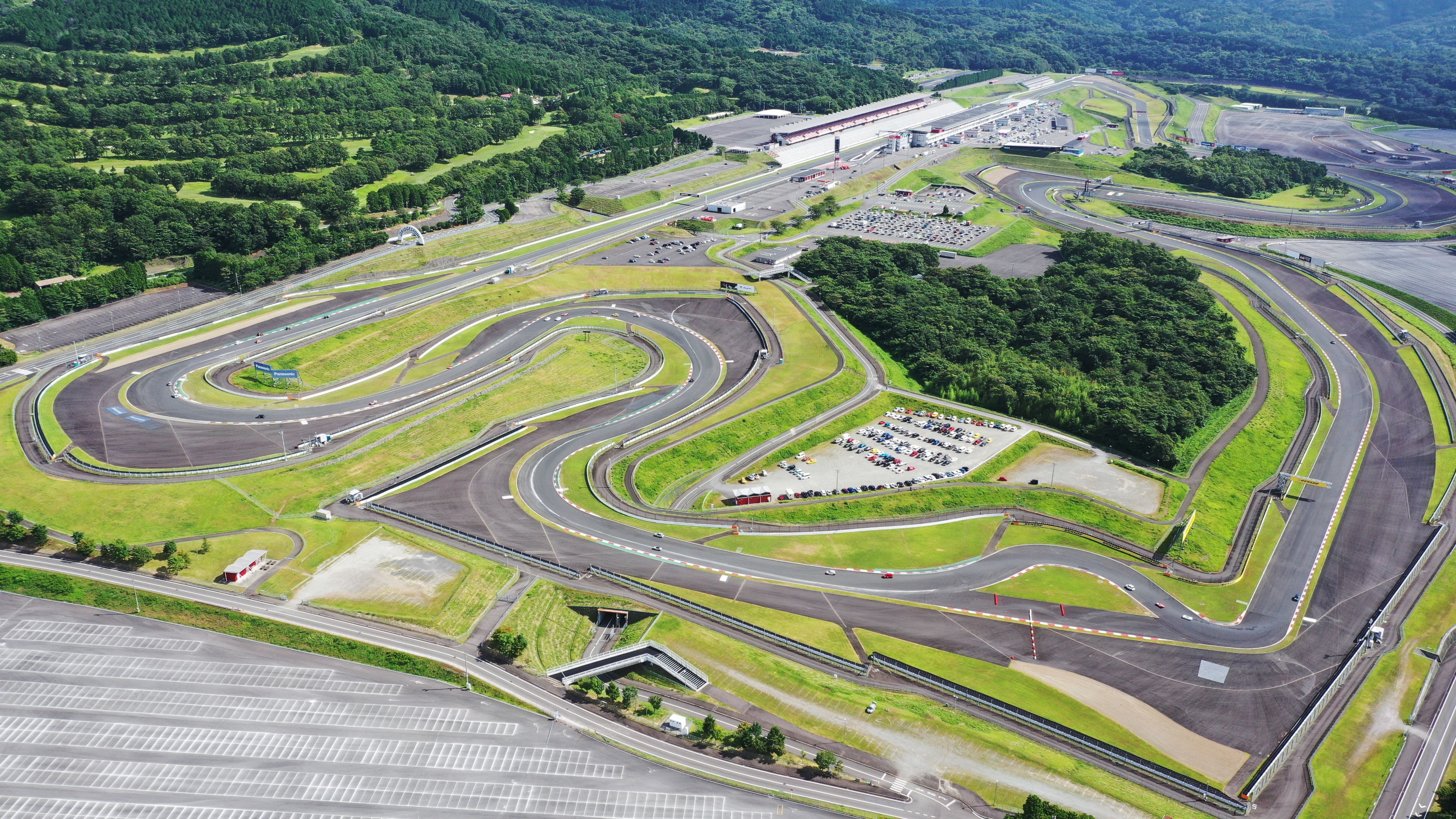 Fuji Speedway Hertz Racing Gold